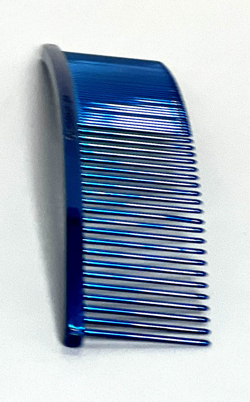 The Ashley Craig ARC Greyhound Professional Pet Grooming Combs give superior styling and anti-static control. These curved combs work great for finishing work on heads and legs, hard to reach places and "spray up" pet styles. Hand made in the UK since 1920 using brass spines with carbon steel tapered tines. Comes in 3 fund colors. Blue