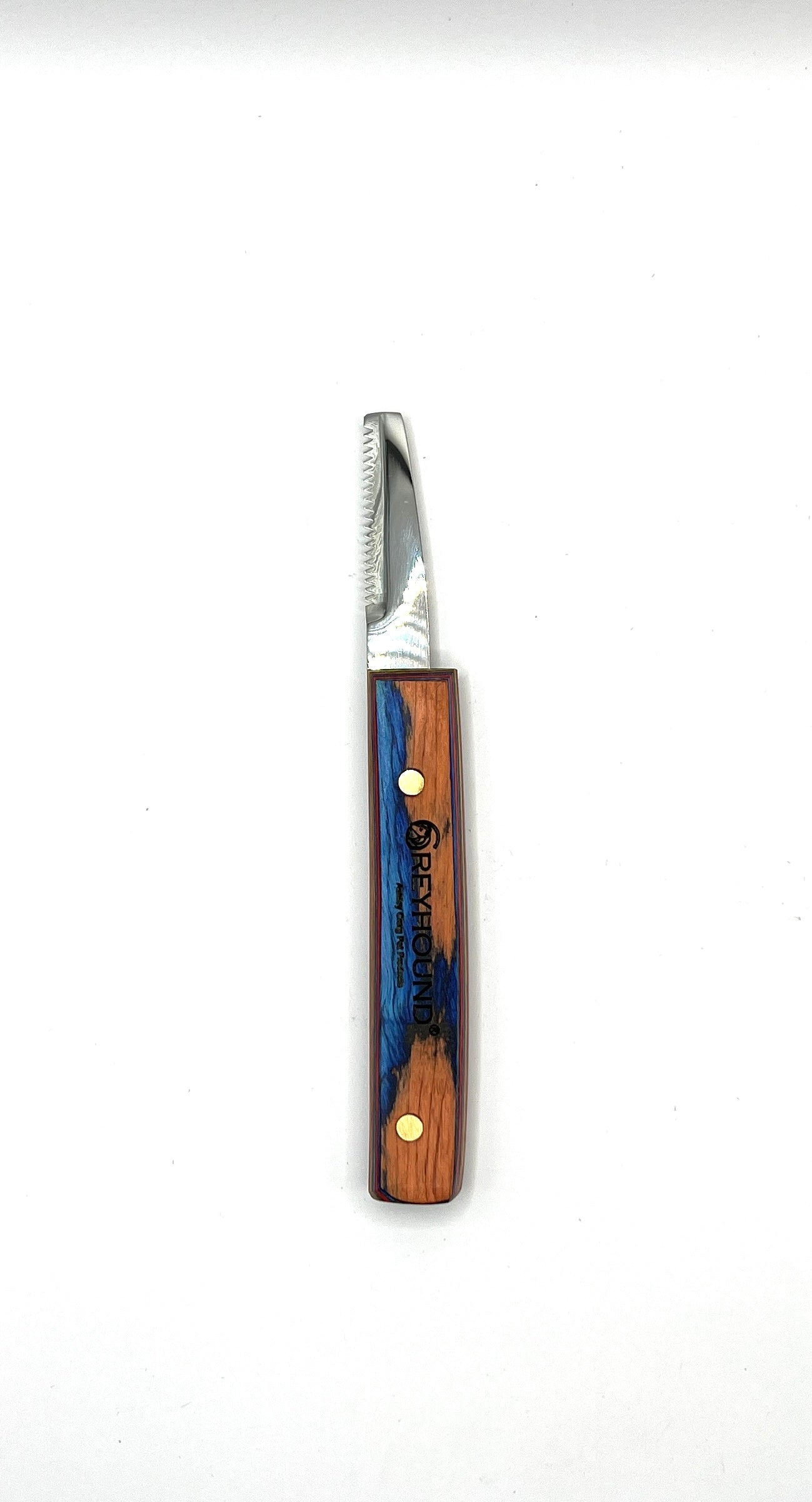 These retro-design hand stripping tools by Greyhound were designed for comfort and to lessen hand fatigue. These longer, slimmer blade works great for finishing details and rolling the coat. The ergonomic wood handle is created to maximize comfort with a smooth finish wrapped around 3 sides.  This tool has medium teeth.