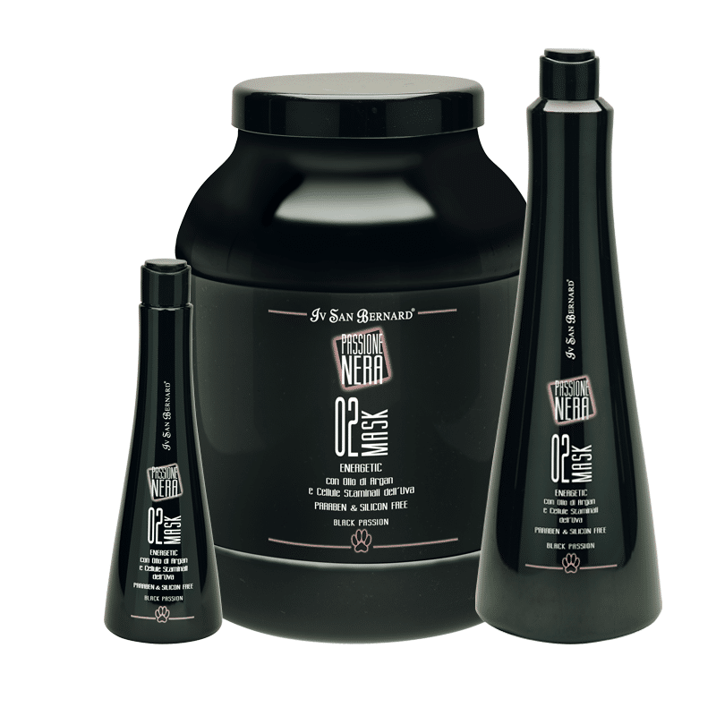 Iv San Bearnard Black Passion 02 Mask pet conditioner harnesses the power of marine trace elements to improve, rebuild and strengthen the coat while polishing it instantly. Additional organic Argan oil, rich in Vitamin E and arginine, strengthens the coat while preventing damage, leaving the coat even more soft and silky. Meanwhile, innovative technology allows for grape stem cells to be included to provide protection against photoaging, free radicals and UV radiation.