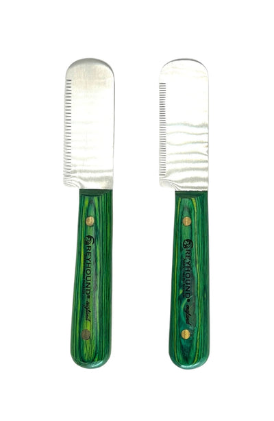 These larger grip handled carding tools by Greyhound were designed for comfort and to lessen hand fatigue. The larger blade works well to card coarser coat while the finer tool grips more coat. The ergonomic wood handle is created to maximize comfort with a smooth finish wrapped around 3 sides. Right Handed Set